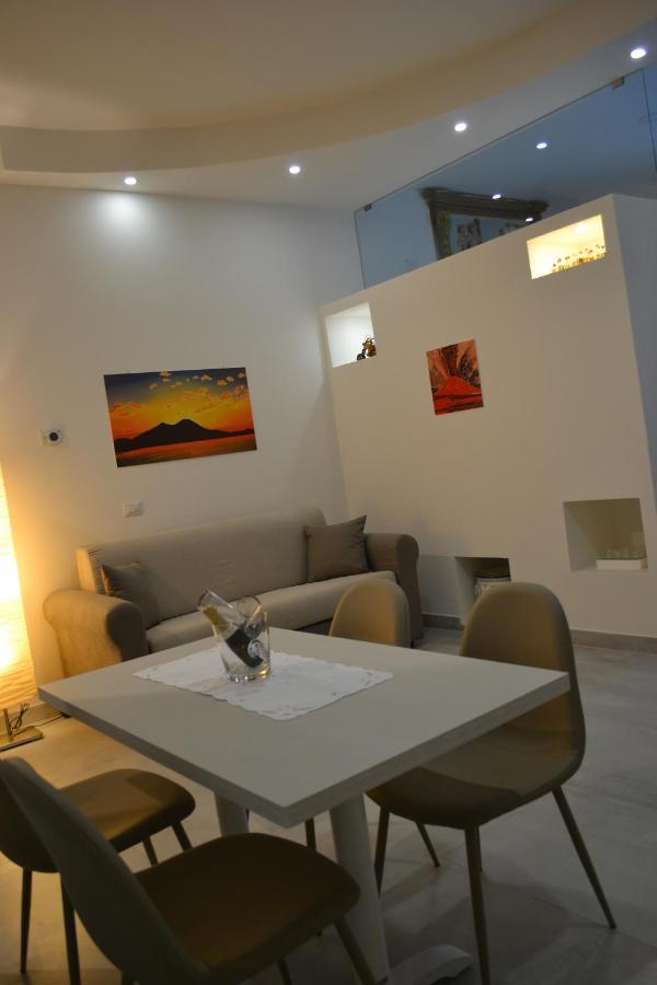 נאפולי Questo Rinascimento Casa Brigitte מראה חיצוני תמונה