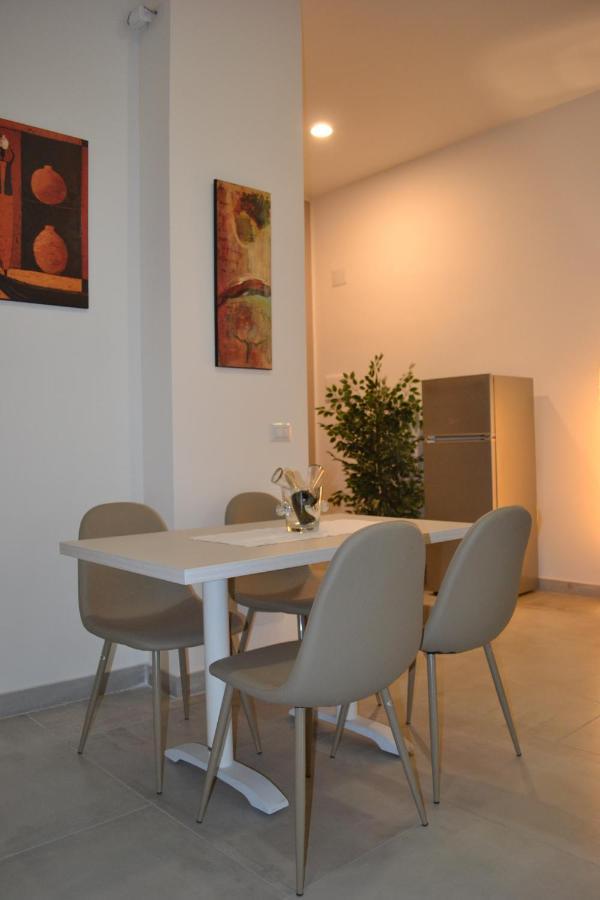 נאפולי Questo Rinascimento Casa Brigitte מראה חיצוני תמונה