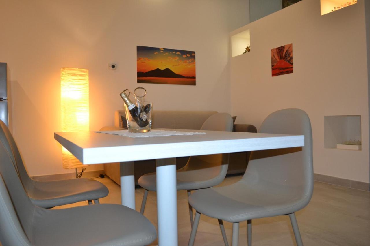 נאפולי Questo Rinascimento Casa Brigitte מראה חיצוני תמונה